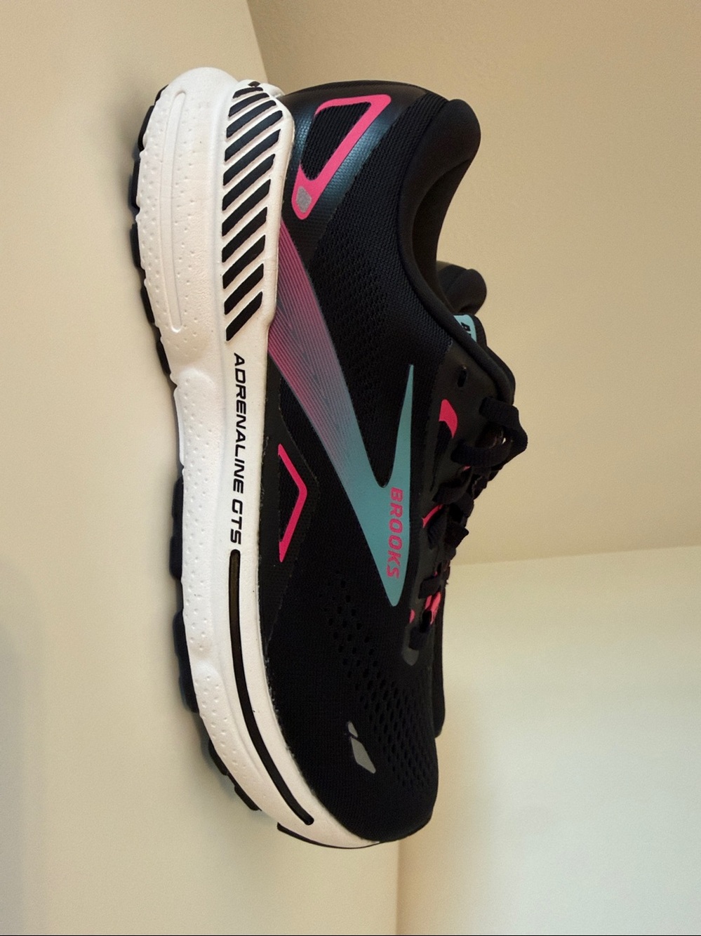 Brooks Women's Black Adrenaline GTS 23 Gore-Tex Running Shoes